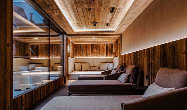 Salle de repos chaleureuse en bois