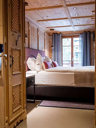 Chambre confortable en bois