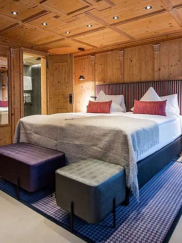 Chambre à coucher en bois confortable