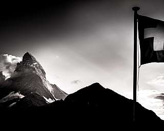Matterhorn avec drapeau suisse