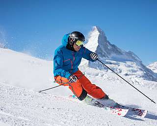Skifahrer vor dem Matterhorn