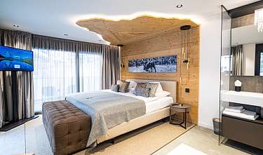 Large bedroom (left) Large bedroom (left)